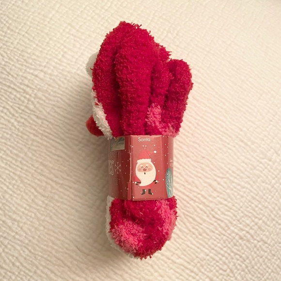 NWT Cozy Cuties Fuzzy Santa Socks - Picture 4 of 5